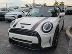 2023 Convertible Thumbnail 32