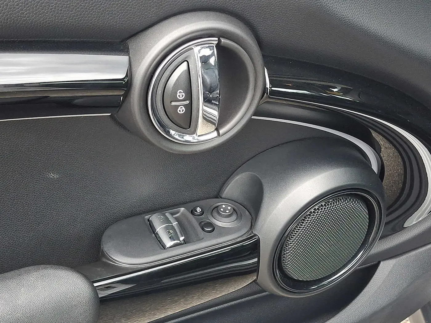 2024 MINI Hardtop - $22,997