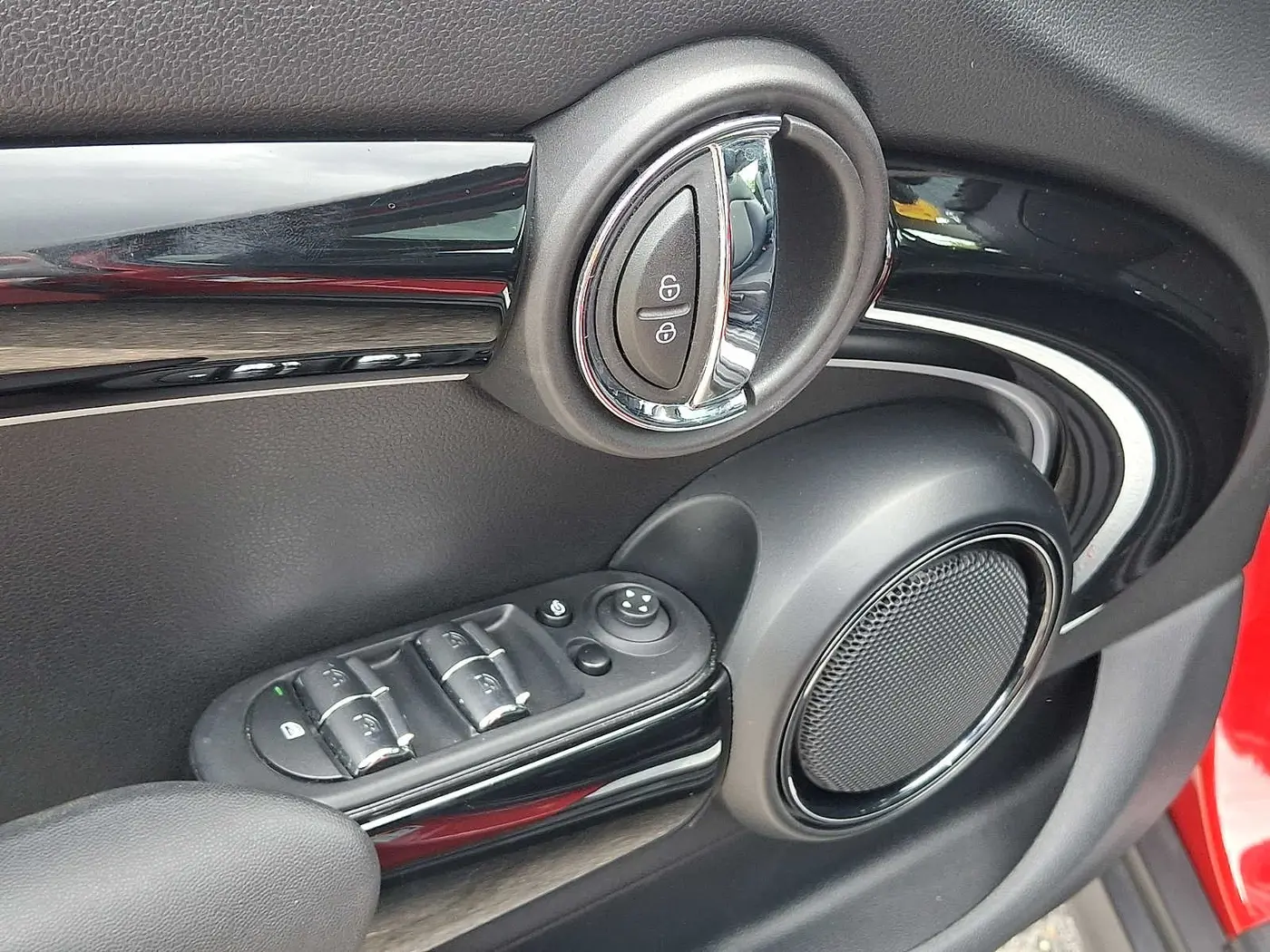 2024 MINI Hardtop - $25,997