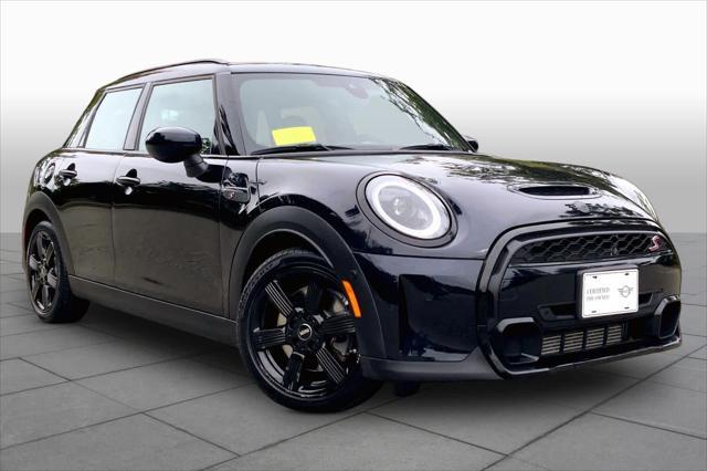 2024 MINI Hardtop - $28,825