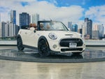 2018 Convertible Thumbnail 19