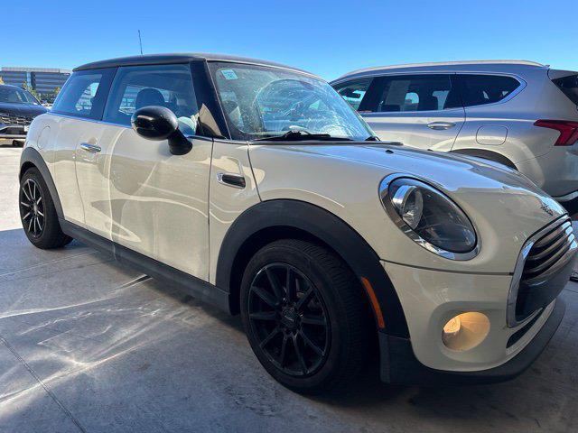 2019 MINI Hardtop - $11,622