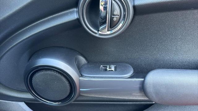 2017 MINI Hardtop 2 Door Cooper
