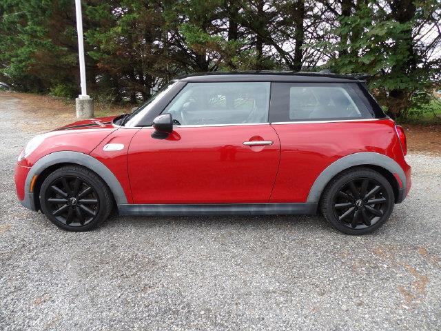 2015 MINI Hardtop - $10,938