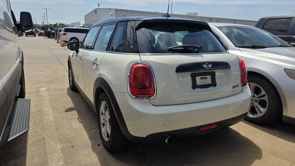 2016 MINI Hardtop 4 Door Cooper