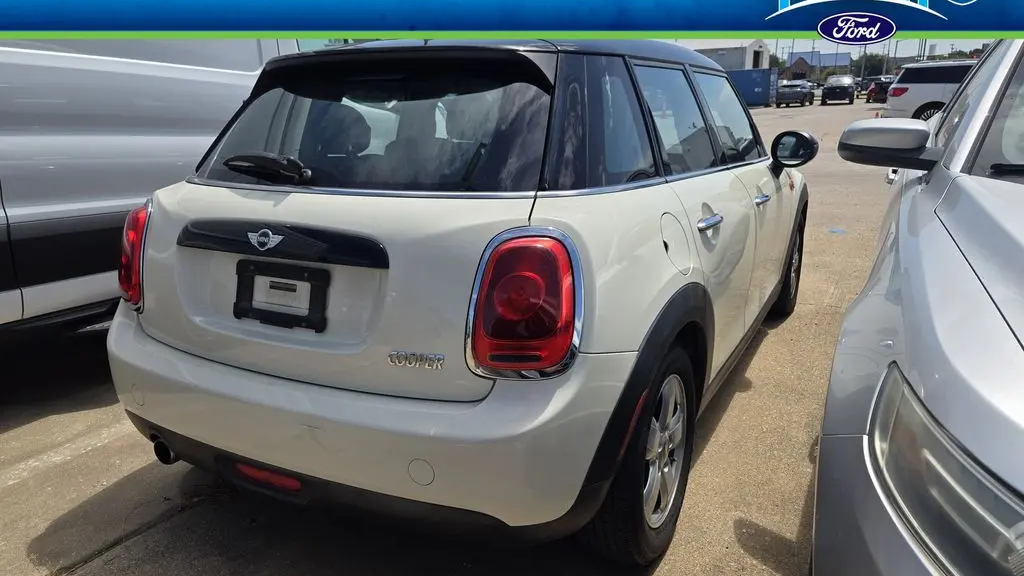 2016 MINI Hardtop 4 Door Cooper