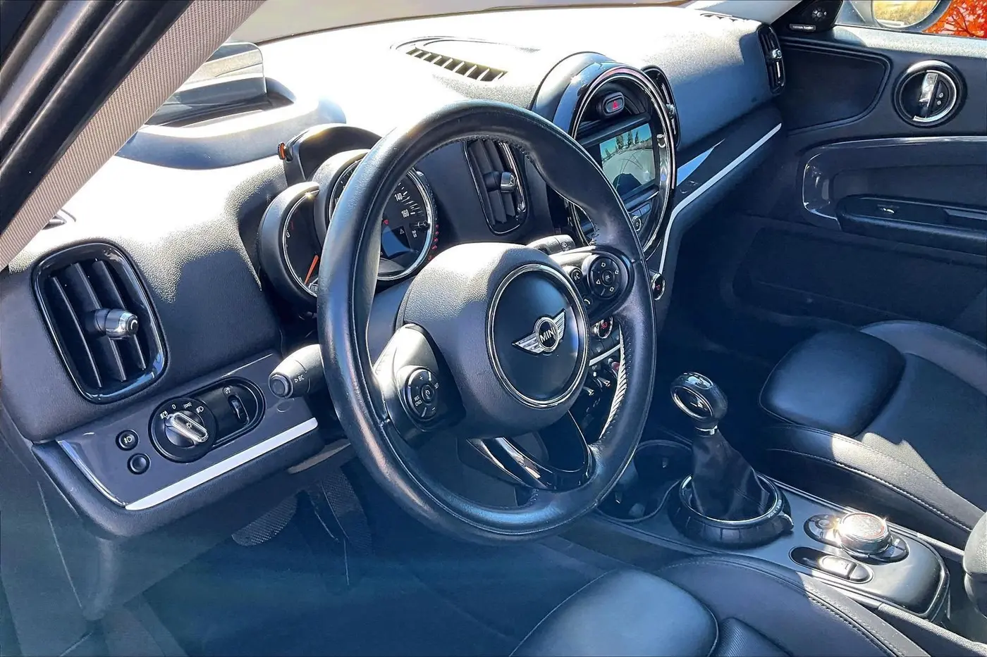 2017 MINI Countryman - $18,000