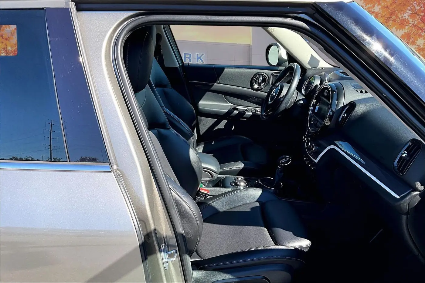 2017 MINI Countryman - $18,000