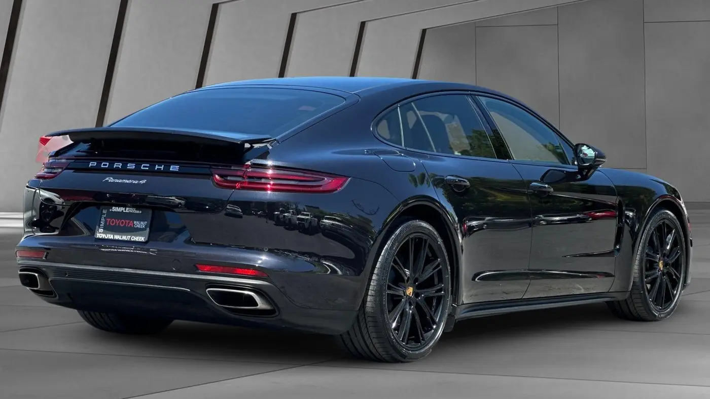 2020 Porsche Panamera 4