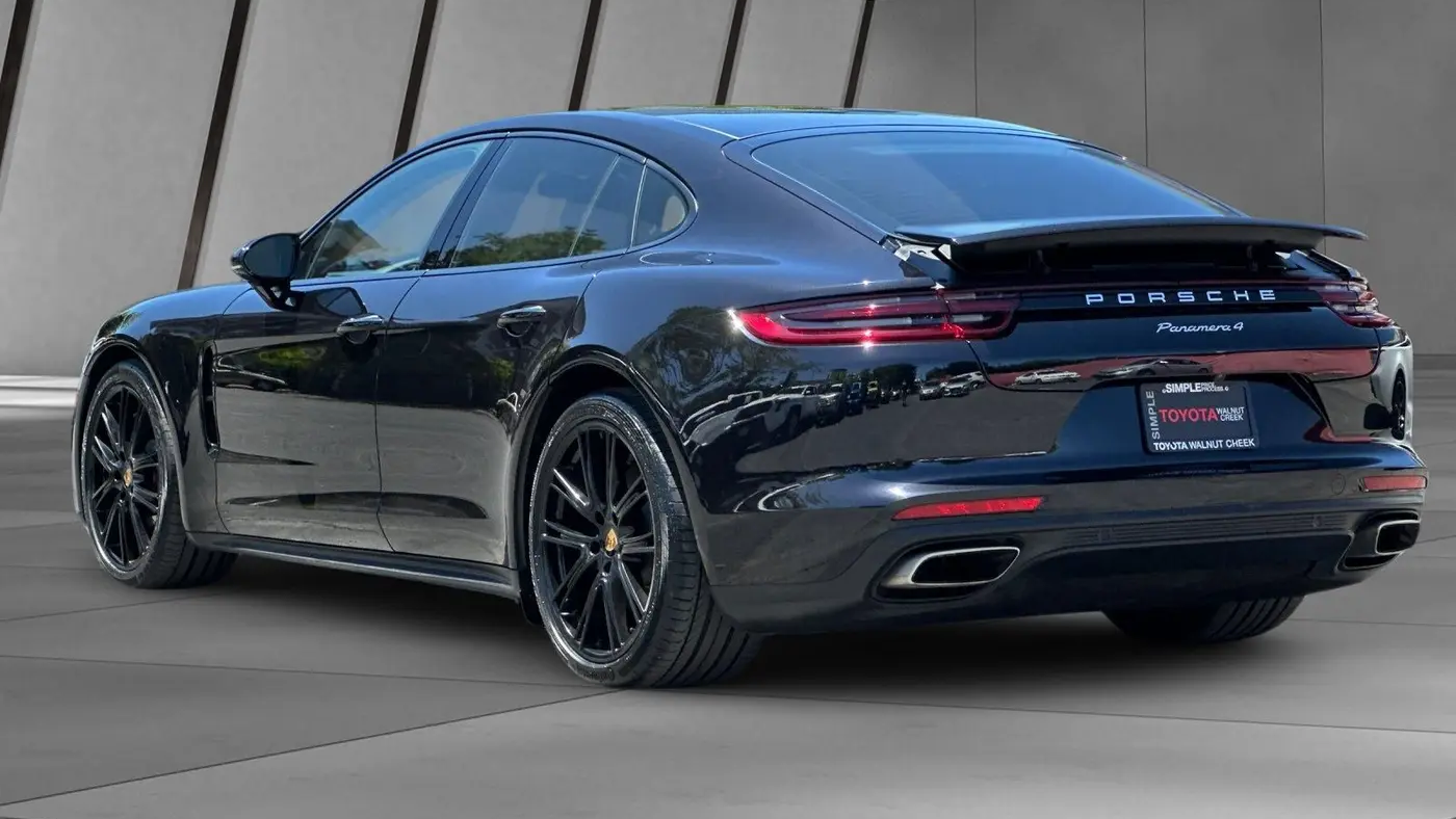 2020 Porsche Panamera 4