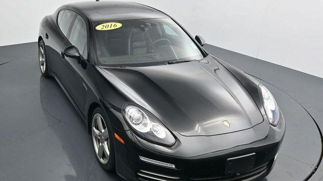 2016 Porsche Panamera Base