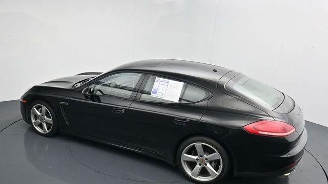 2016 Porsche Panamera Base