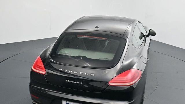 2016 Porsche Panamera Base