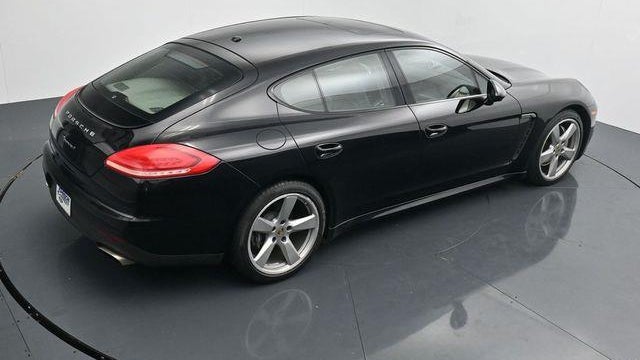 2016 Porsche Panamera Base