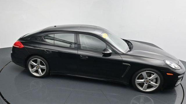 2016 Porsche Panamera Base