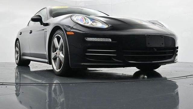 2016 Porsche Panamera Base