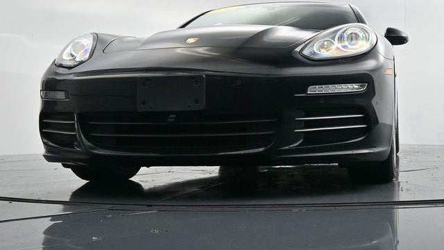 2016 Porsche Panamera Base