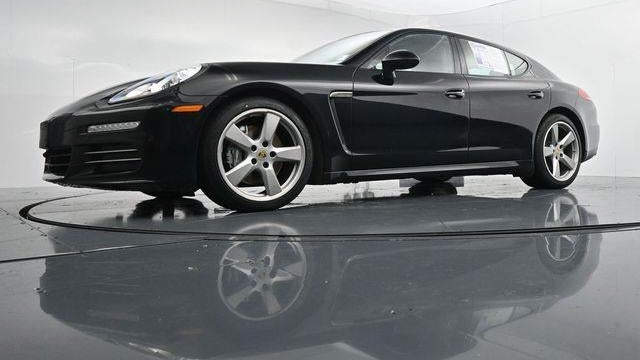 2016 Porsche Panamera Base