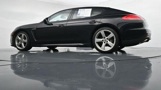 2016 Porsche Panamera Base