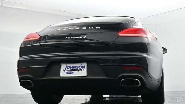 2016 Porsche Panamera Base