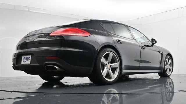 2016 Porsche Panamera Base