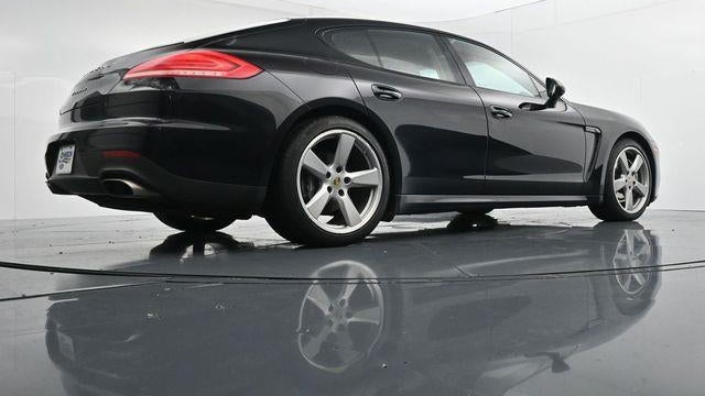 2016 Porsche Panamera Base