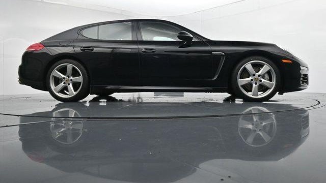 2016 Porsche Panamera Base