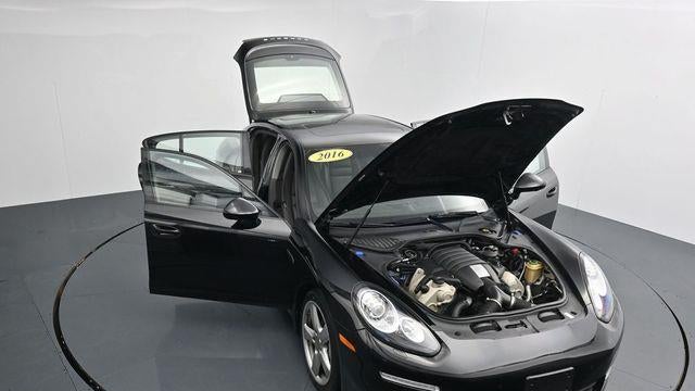 2016 Porsche Panamera Base