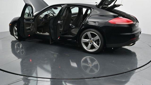 2016 Porsche Panamera Base