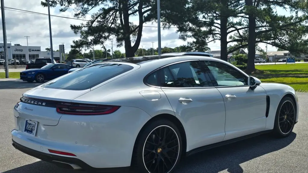 2020 Porsche Panamera Base