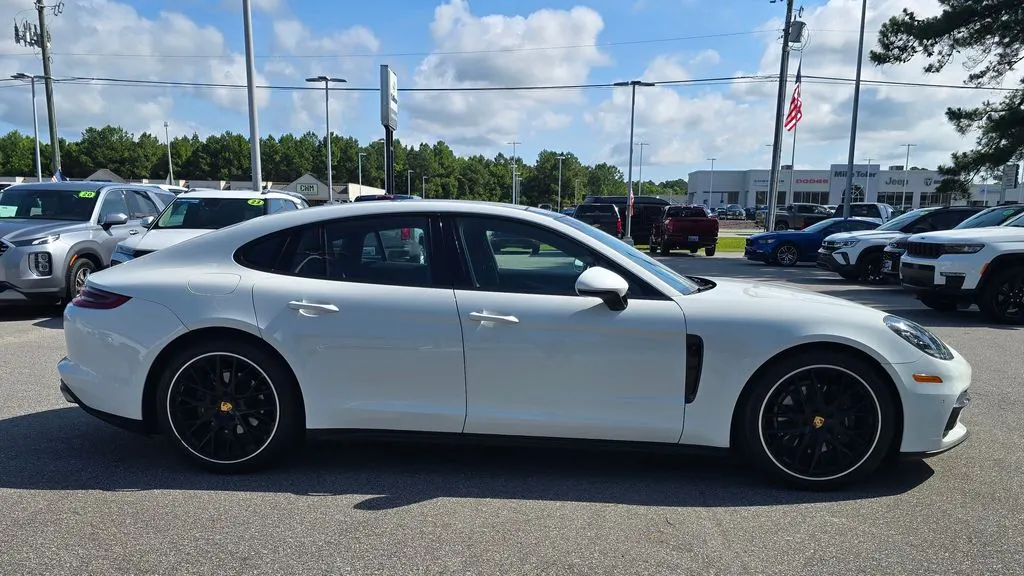 2020 Porsche Panamera Base