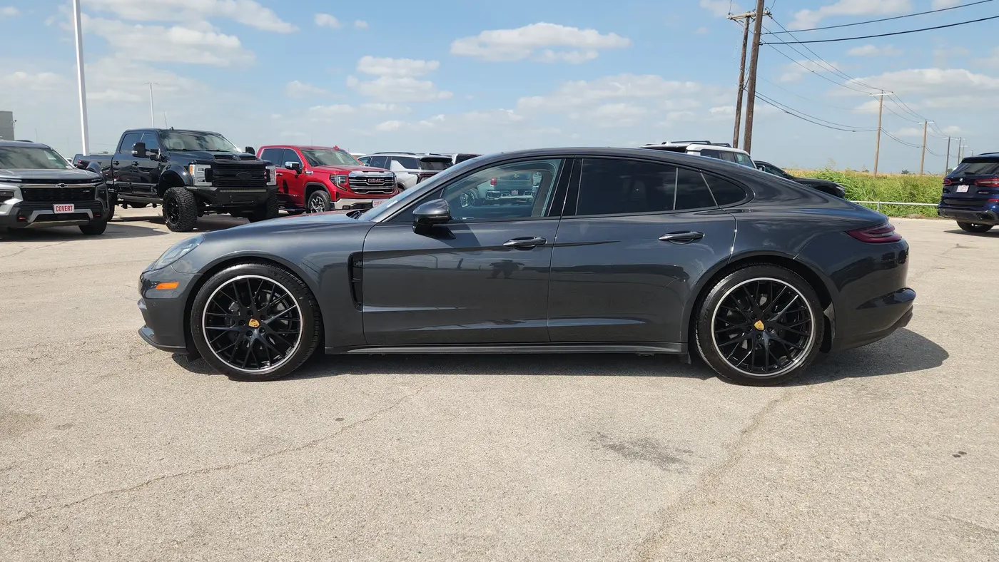2018 Porsche Panamera Base