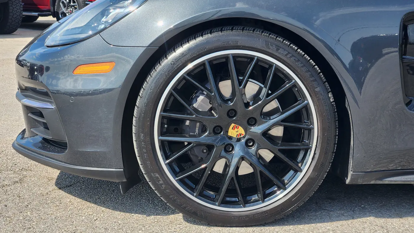 2018 Porsche Panamera Base