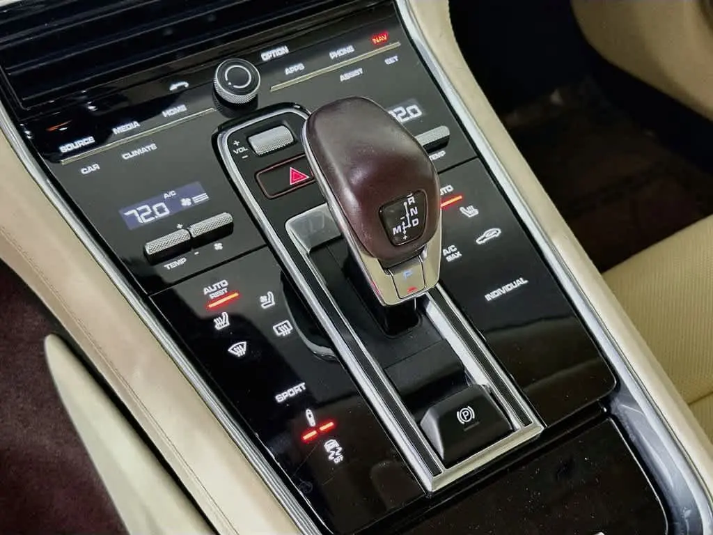 2020 Porsche Panamera - $42,931