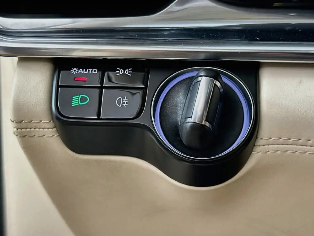 2020 Porsche Panamera - $42,931