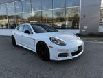 2016 Panamera Thumbnail 4