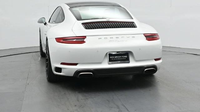 2017 Porsche 911 Carrera