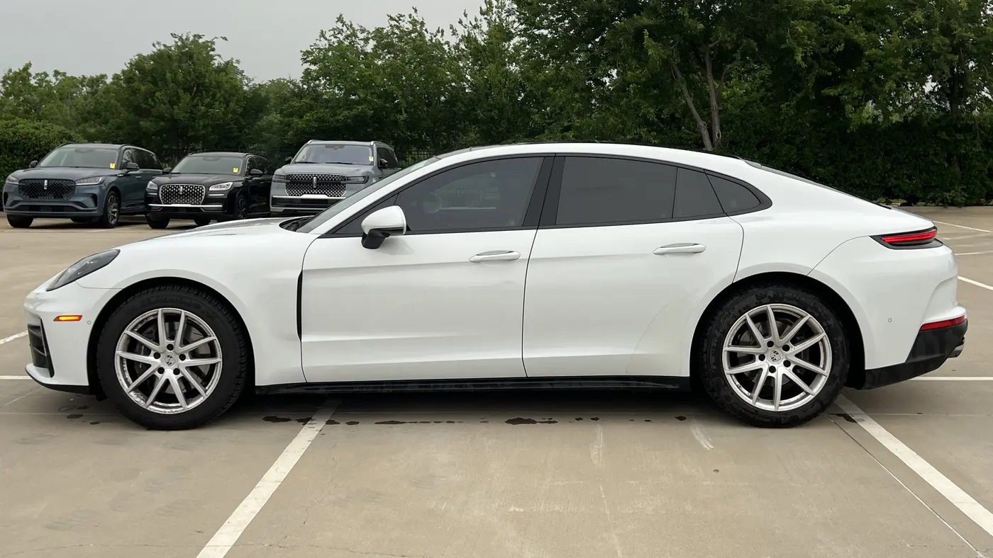2024 Porsche Panamera Base