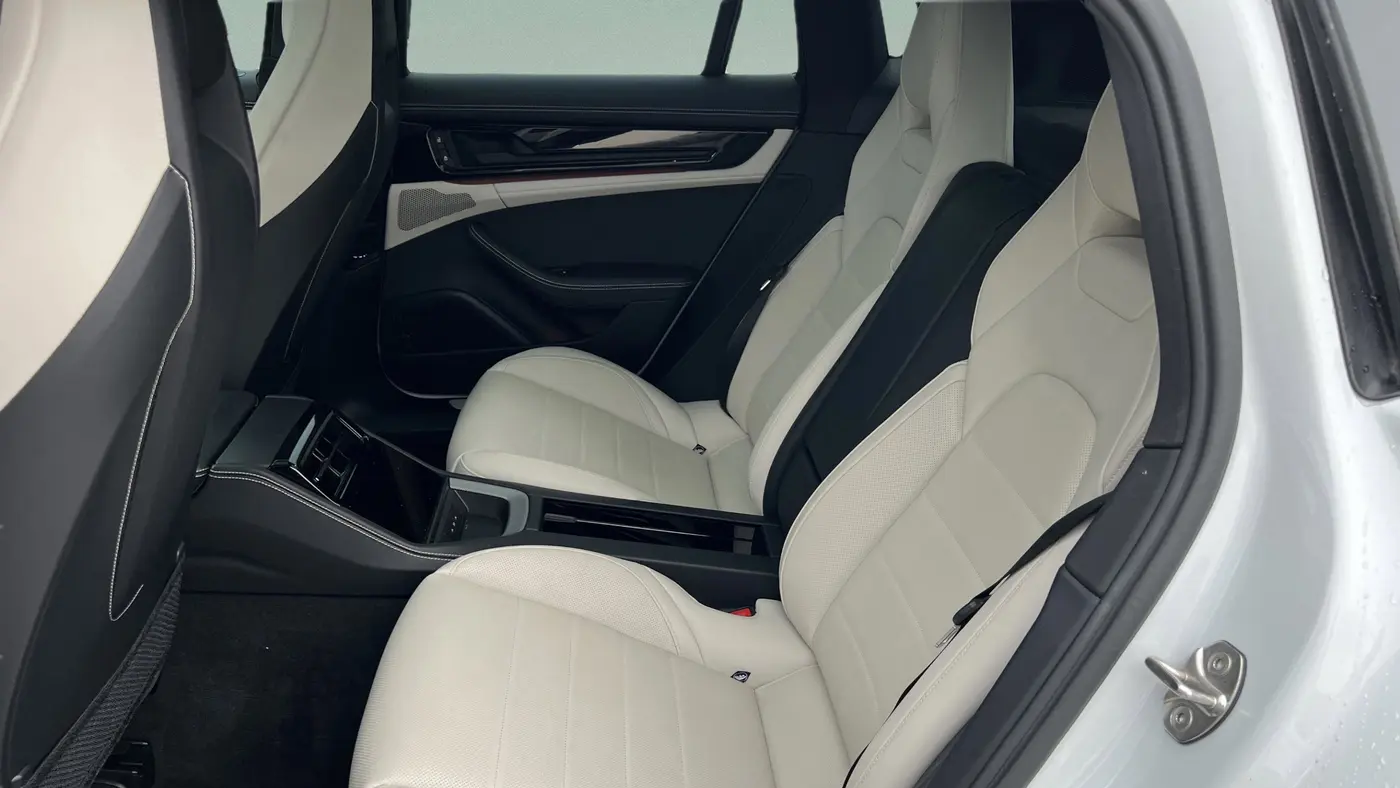 2024 Porsche Panamera Base