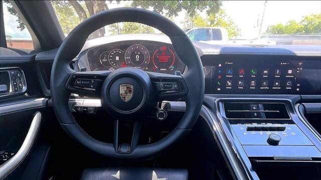 2025 Porsche Panamera 4