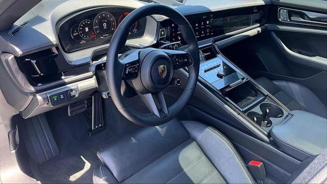 2025 Porsche Panamera 4