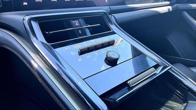 2025 Porsche Panamera 4