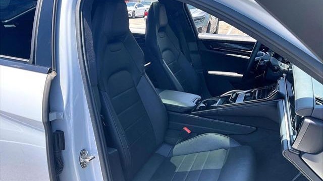 2025 Porsche Panamera 4
