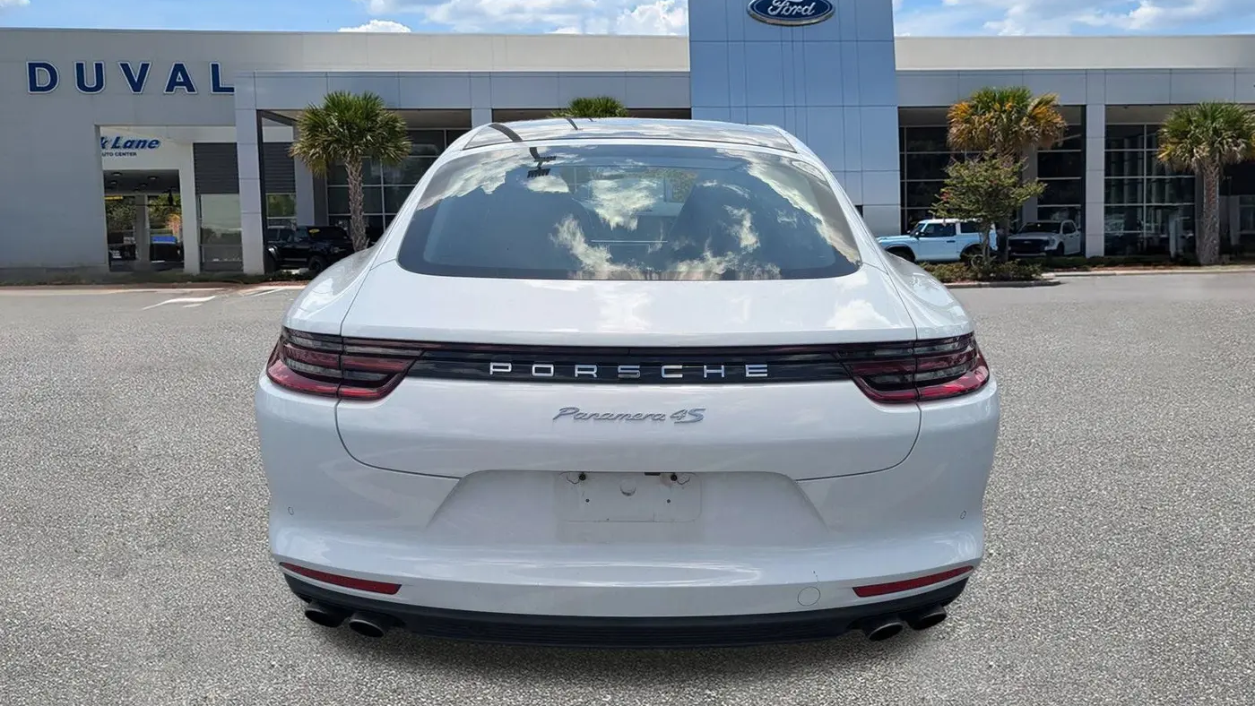 2017 Porsche Panamera 4S