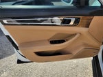 2018 Panamera Thumbnail 15