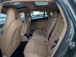 2023 Panamera Thumbnail 6
