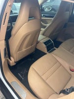 2023 Panamera Thumbnail 6