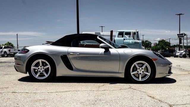 2023 Porsche 718 Boxster T