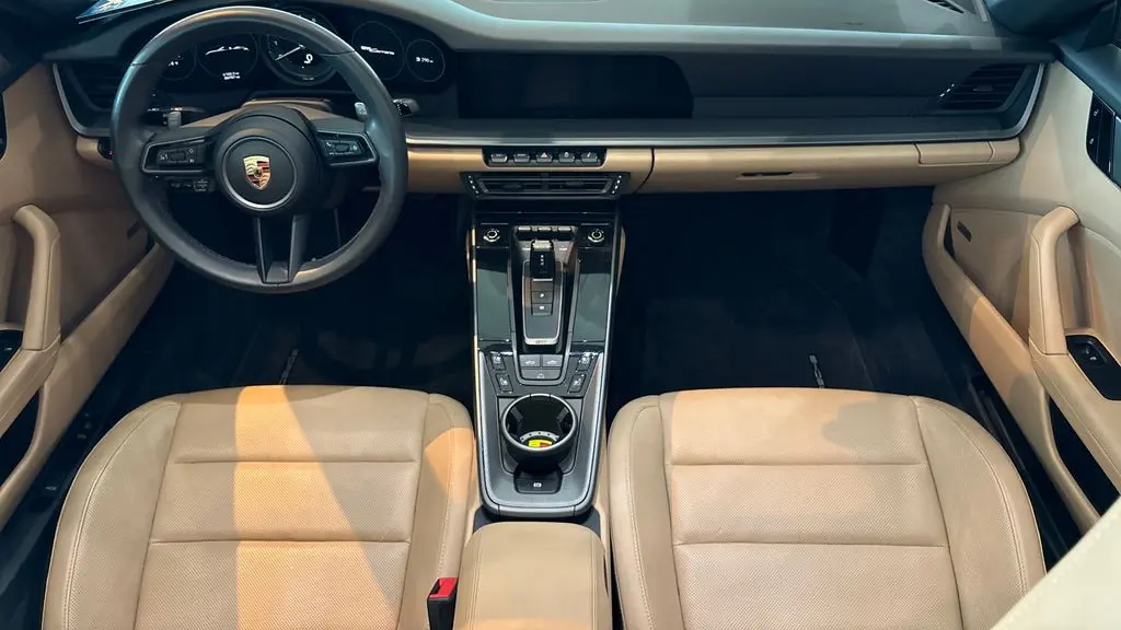 2020 Porsche 911 Carrera 4