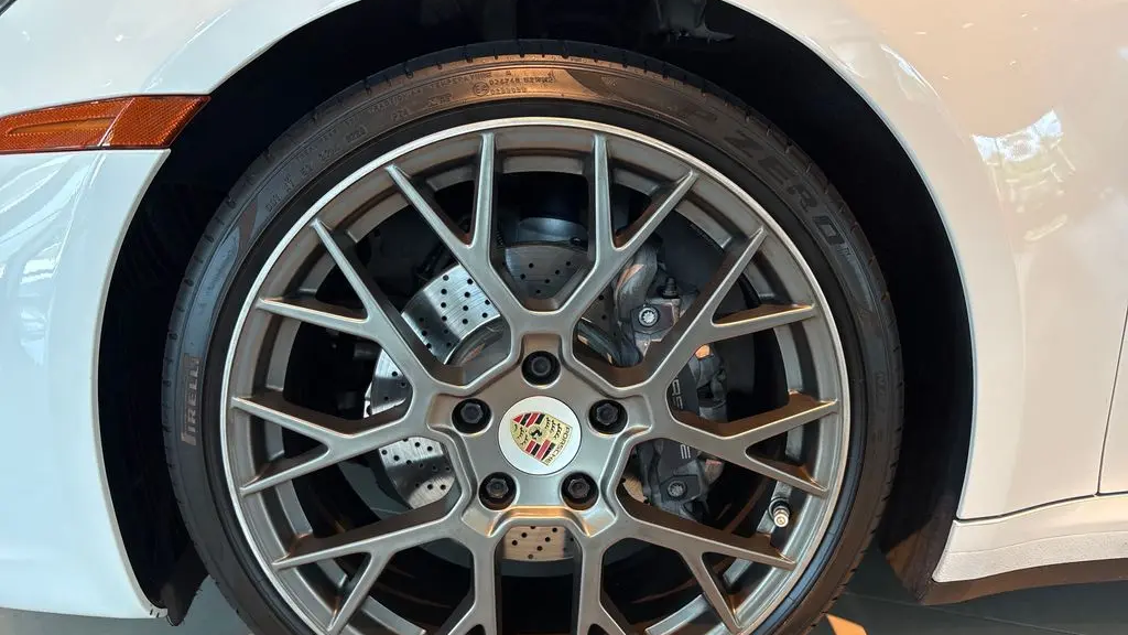 2020 Porsche 911 Carrera 4